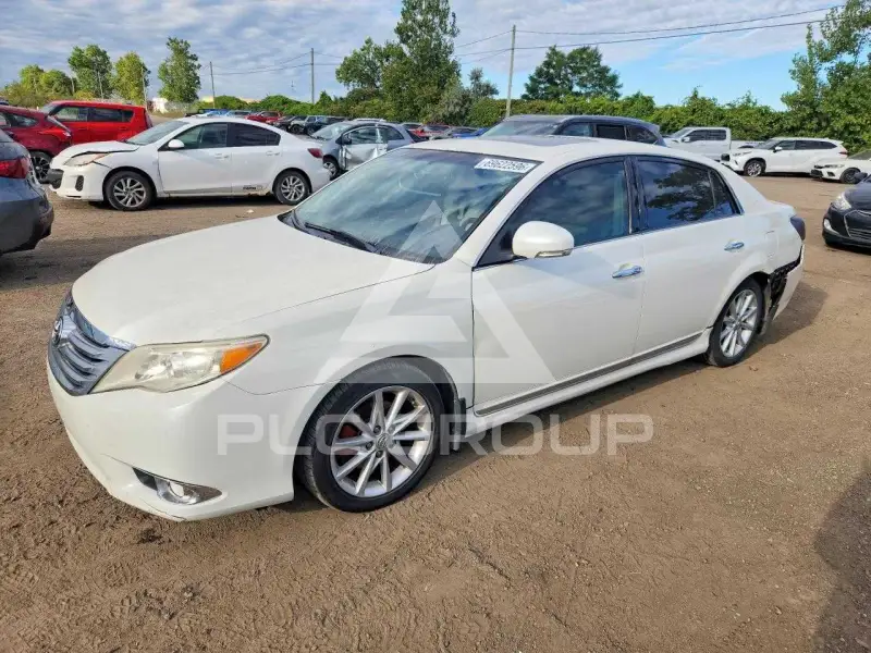 2011 Toyota AVALON photo