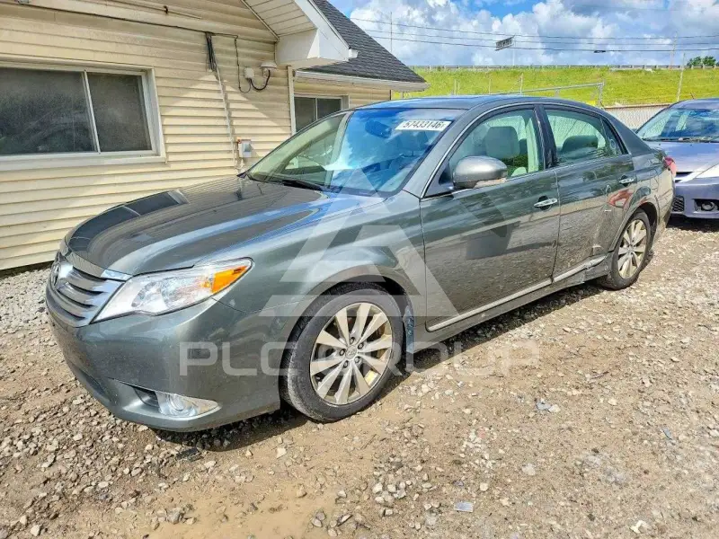 2011 Toyota AVALON photo