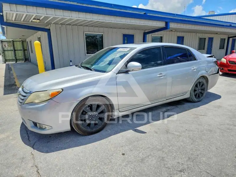 2011 Toyota AVALON фото