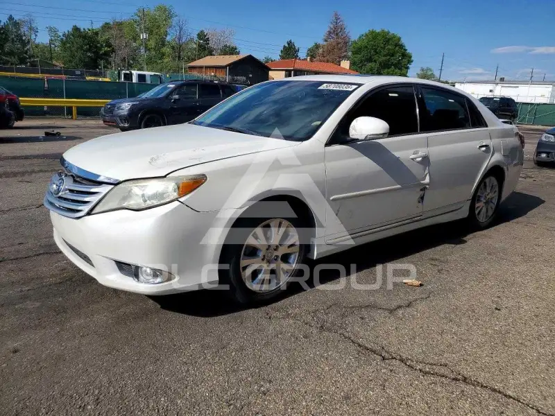 2011 Toyota AVALON photo