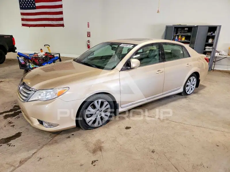 2011 Toyota AVALON photo