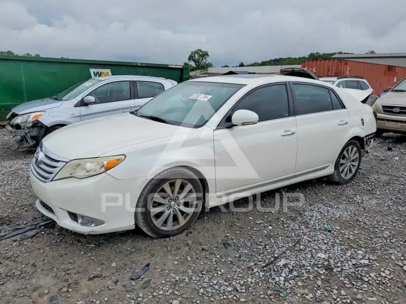 2011 Toyota AVALON фото
