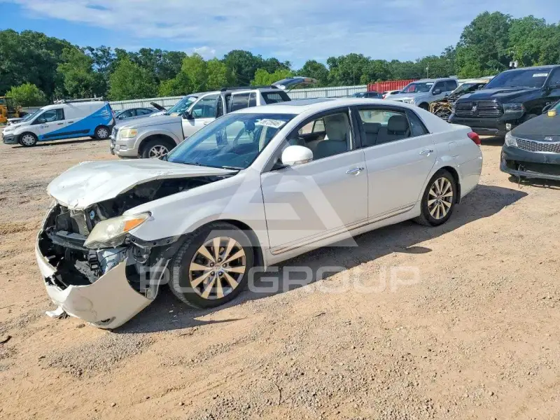 2011 Toyota AVALON фото