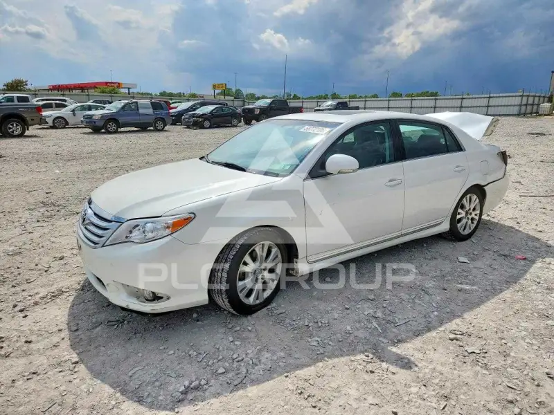 2011 Toyota AVALON фото