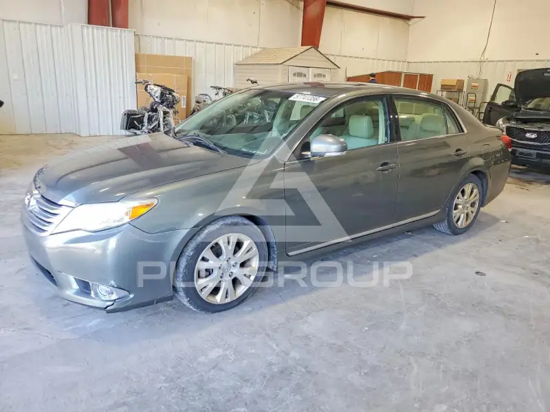 2011 Toyota AVALON photo