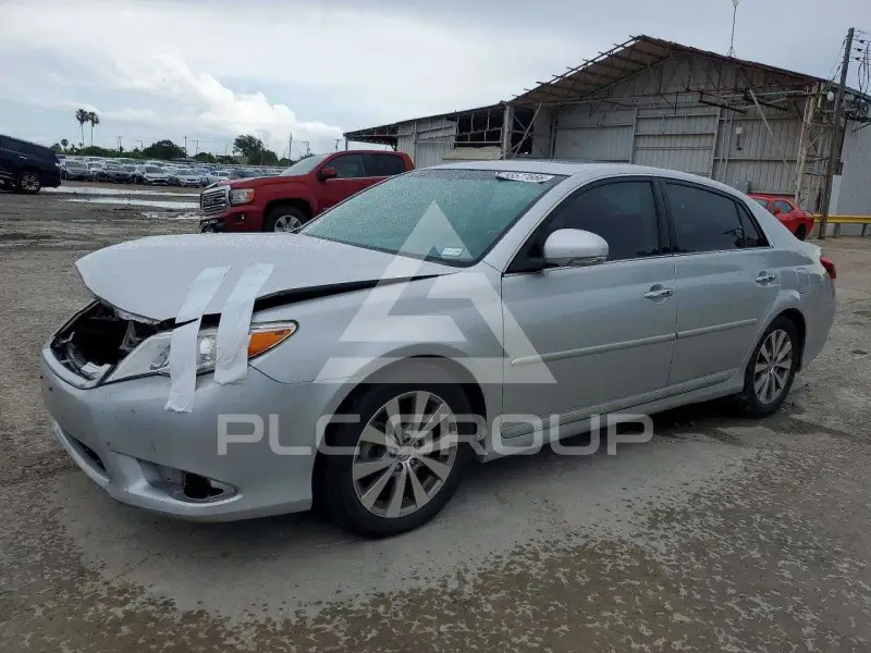 2011 Toyota AVALON фото