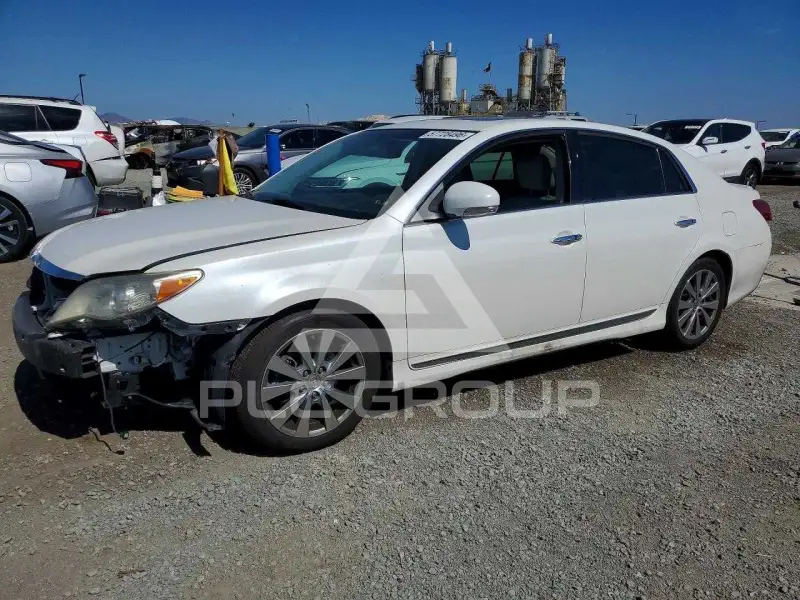 2011 Toyota AVALON фото