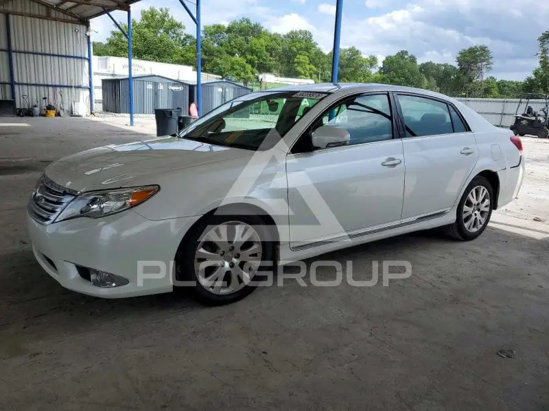 2011 Toyota AVALON фото