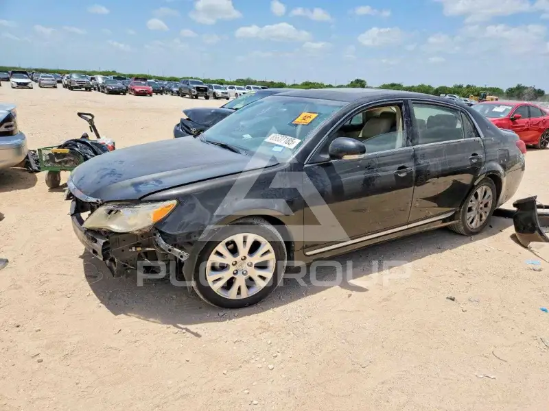 2011 Toyota AVALON фото