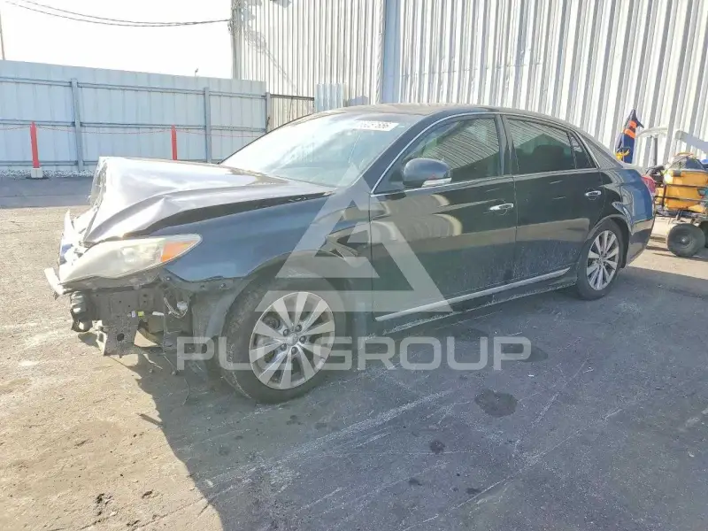2011 Toyota AVALON photo