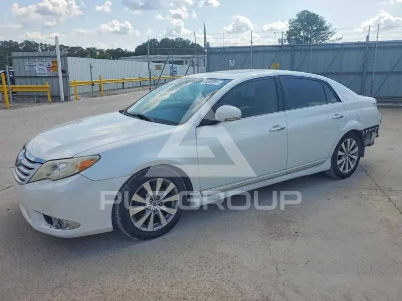 2011 Toyota AVALON фото