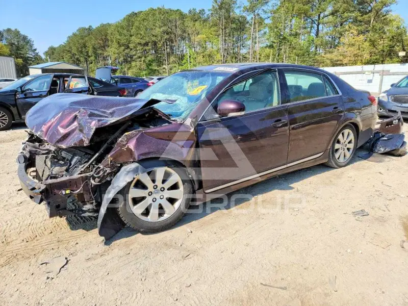 2011 Toyota AVALON photo