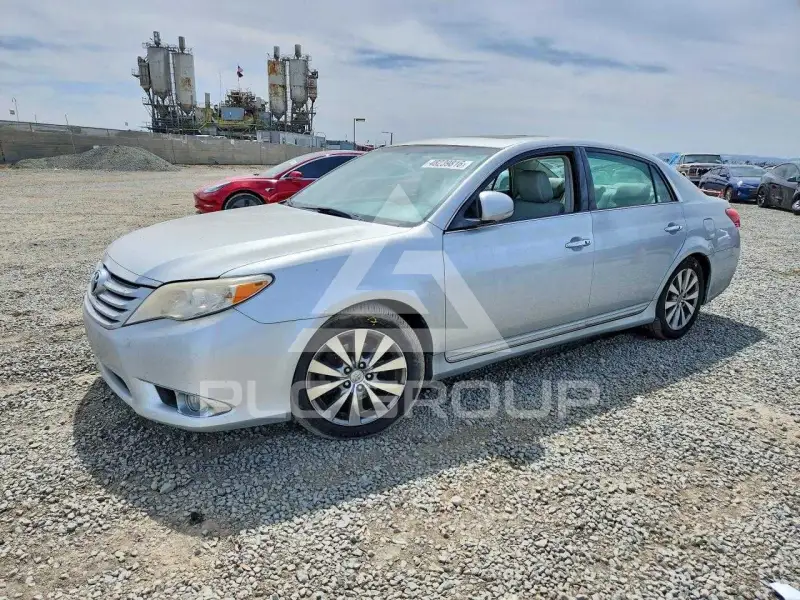 2011 Toyota AVALON фото