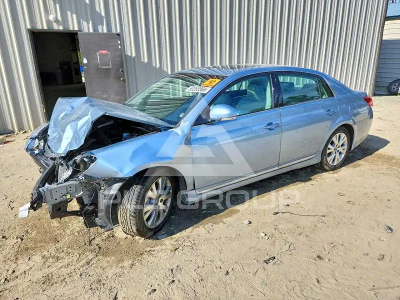 2011 Toyota AVALON фото