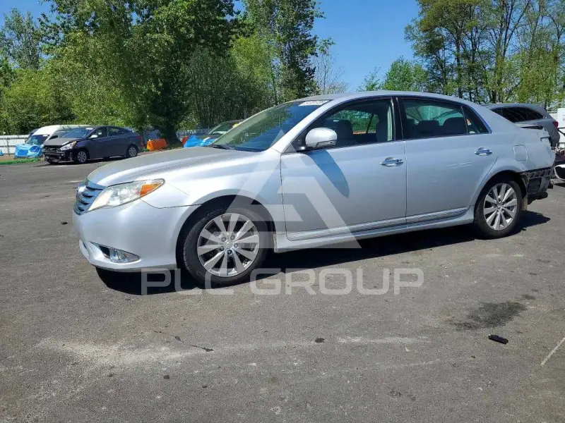 2011 Toyota AVALON фото