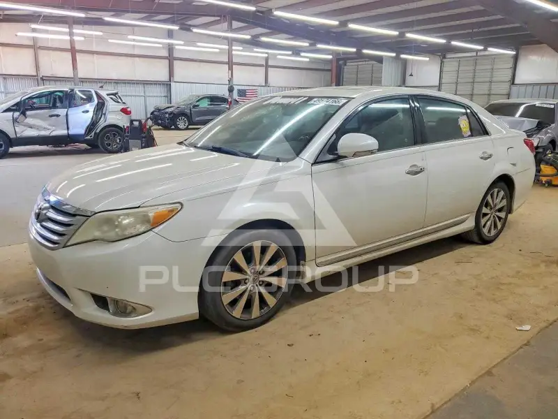 2011 Toyota AVALON фото