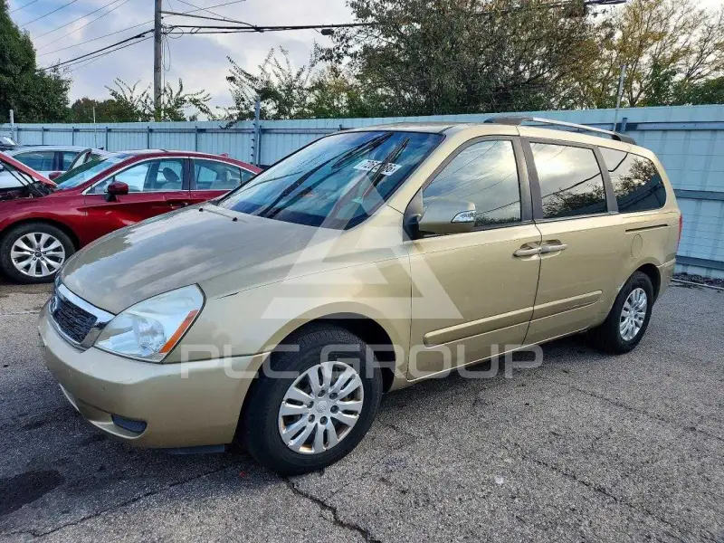 2011 KIA Sedona photo