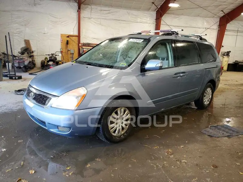 2011 KIA Sedona фото