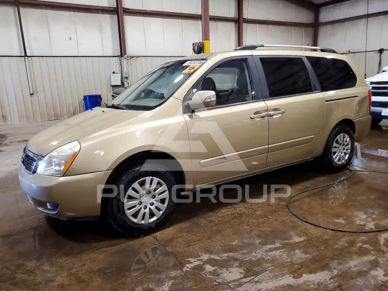 2011 KIA Sedona фото
