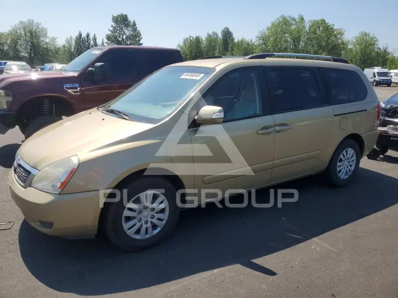 2011 KIA Sedona photo