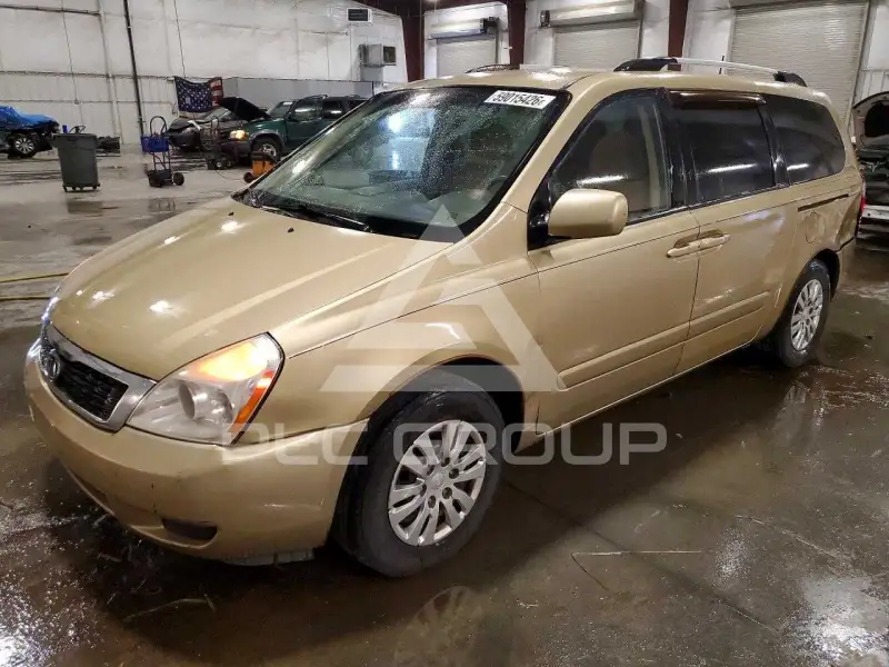 2011 KIA Sedona фото
