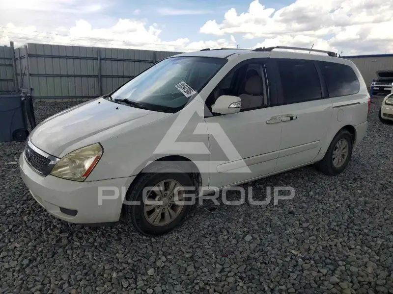 2011 KIA Sedona photo