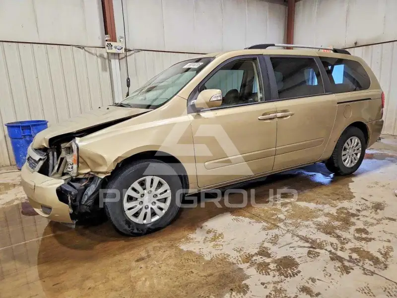 2011 KIA Sedona photo