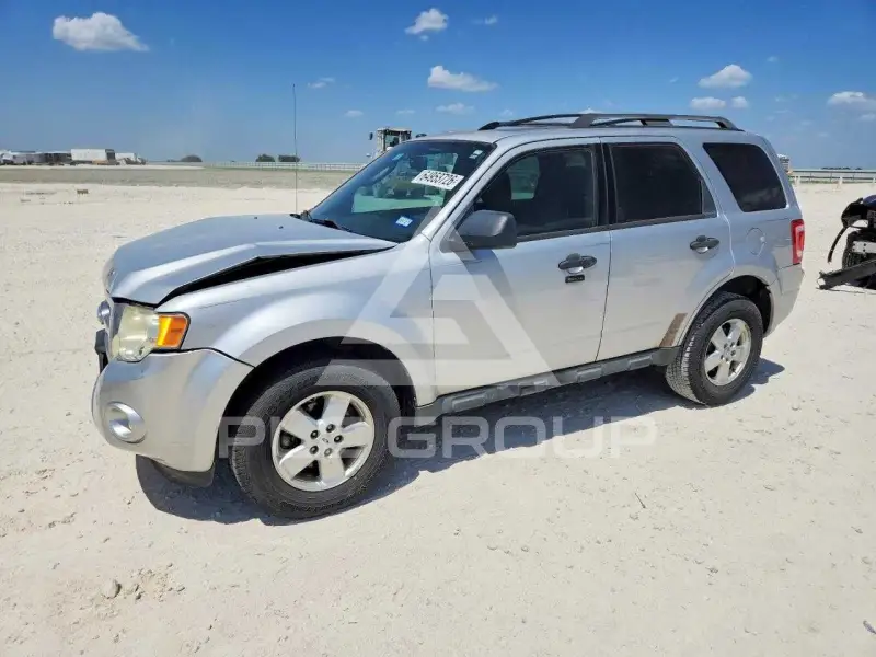2011 Ford ESCAPE photo