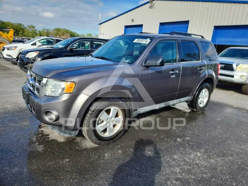 2011 Ford ESCAPE photo