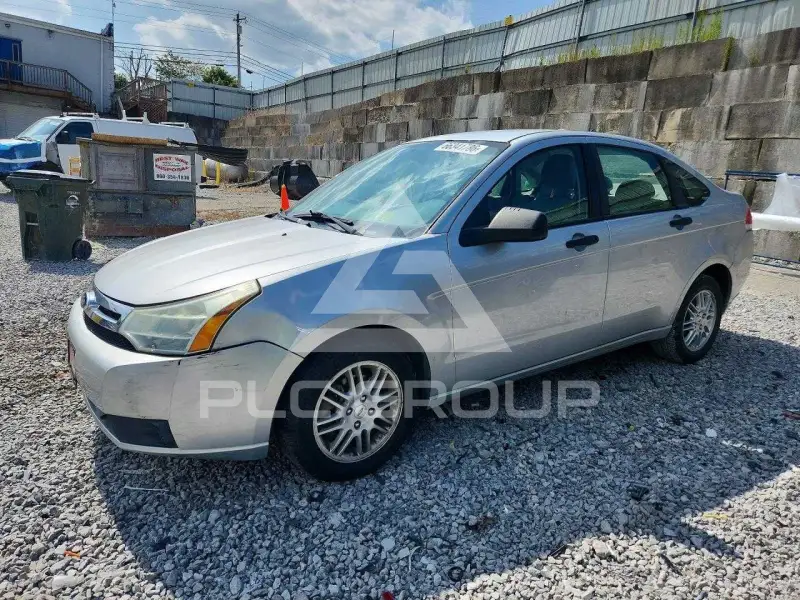 2011 Ford FOCUS photo