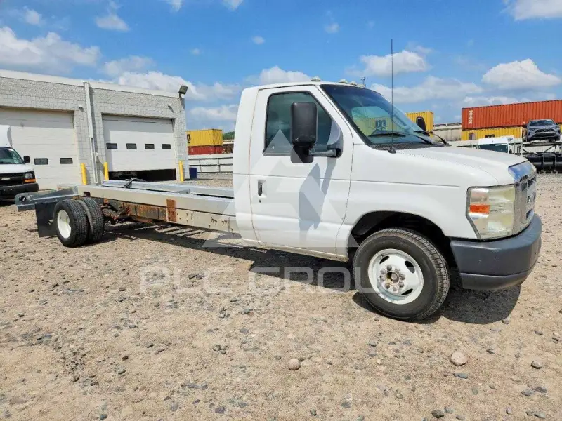 2011 Ford E-450 photo