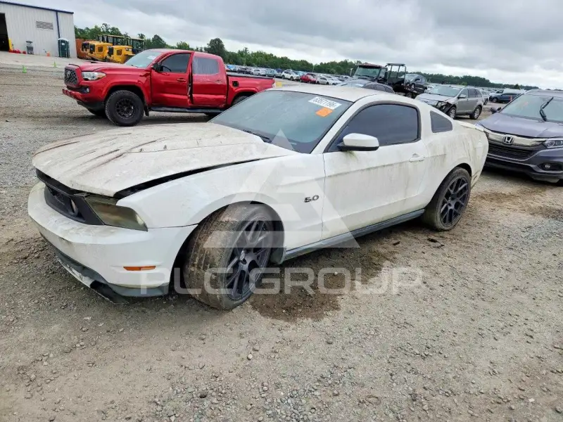 2011 Ford MUSTANG photo