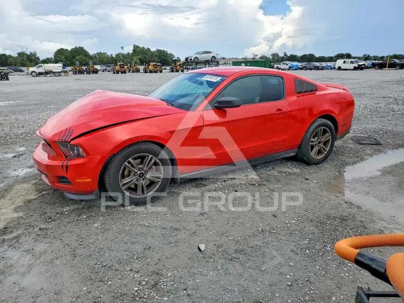 2011 Ford MUSTANG photo
