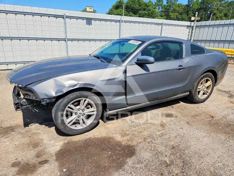 2011 Ford MUSTANG фото