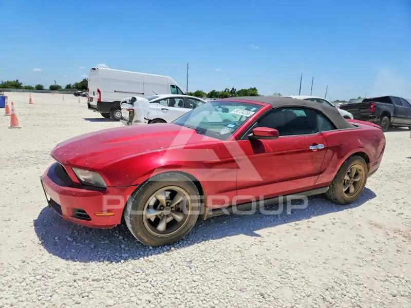 2011 Ford MUSTANG photo
