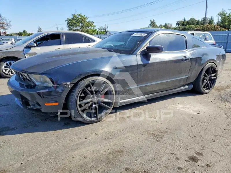 2011 Ford MUSTANG photo