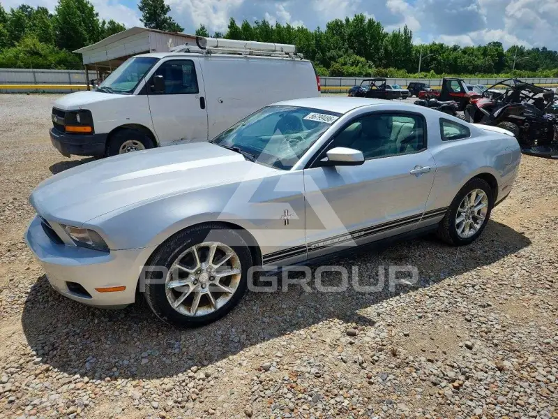 2011 Ford MUSTANG photo