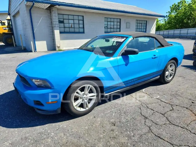 2011 Ford MUSTANG photo