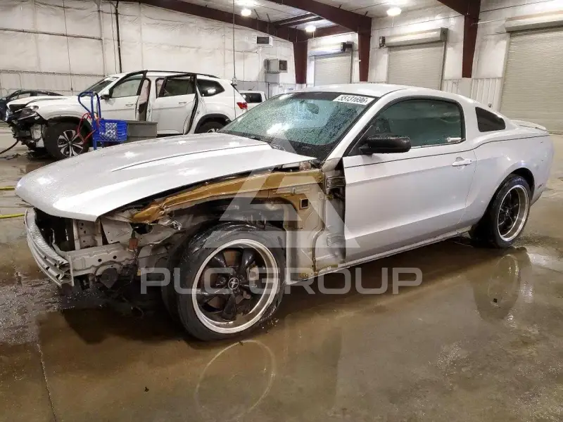 2011 Ford MUSTANG photo