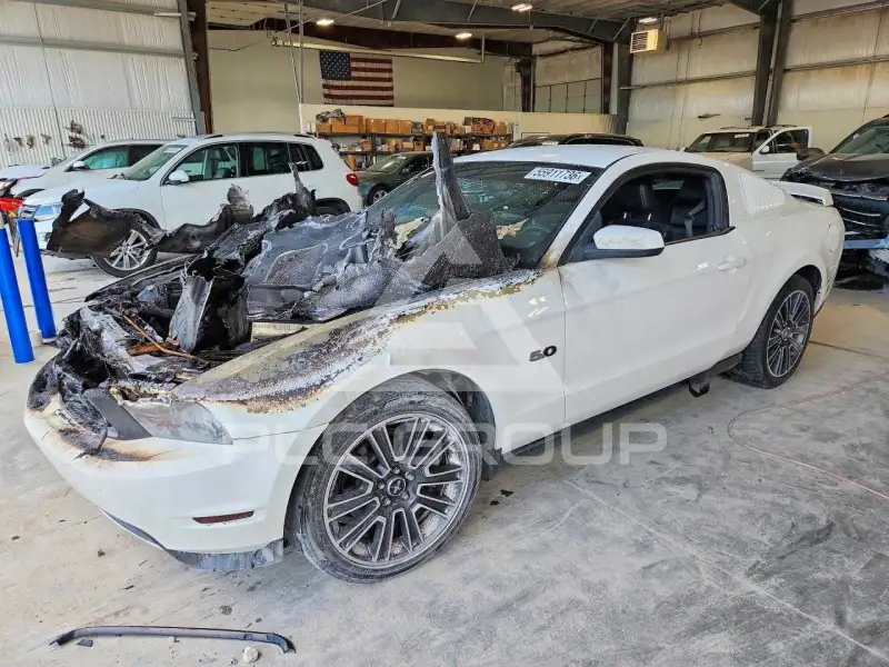 2011 Ford MUSTANG photo