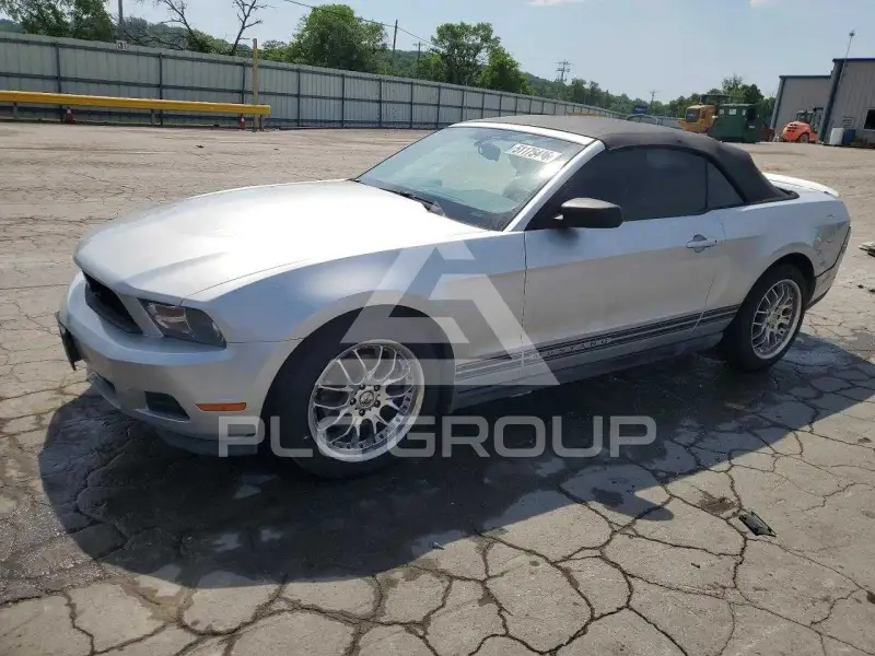 2011 Ford MUSTANG фото