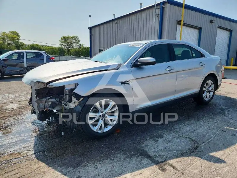 2011 Ford TAURUS фото