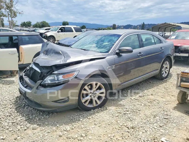 2011 Ford TAURUS фото