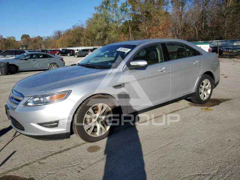2011 Ford TAURUS фото