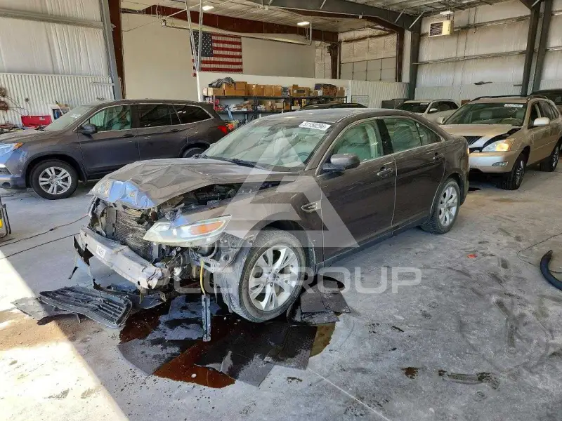 2011 Ford TAURUS фото