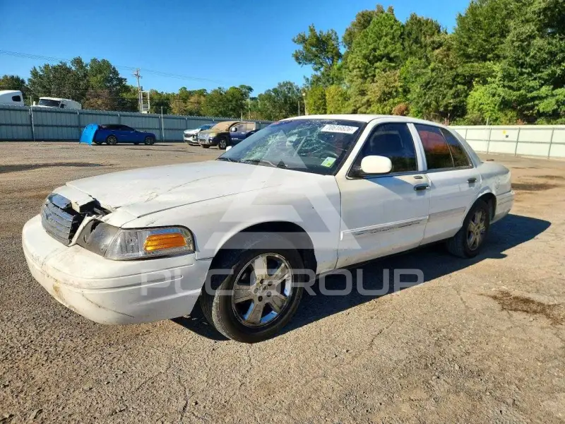 2011 Ford CROWN фото