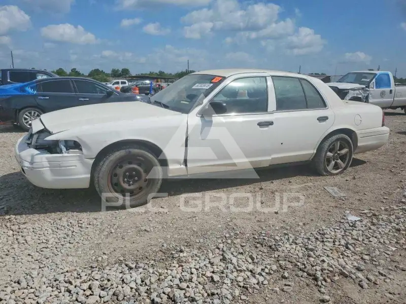 2011 Ford CROWN photo