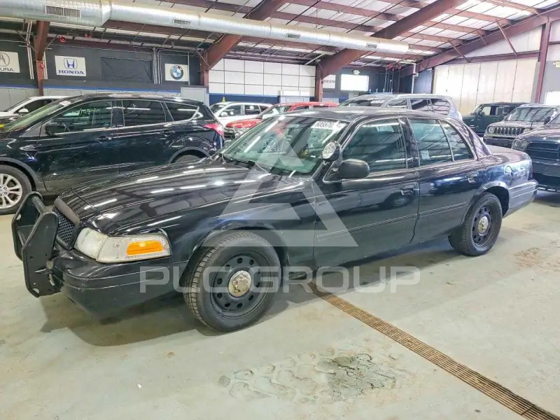 2011 Ford CROWN photo