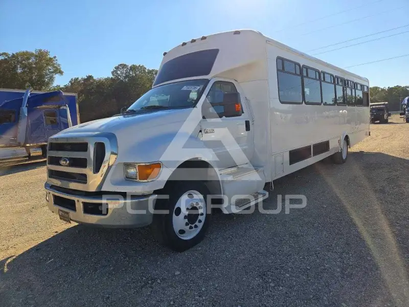 2011 Ford F-650 фото