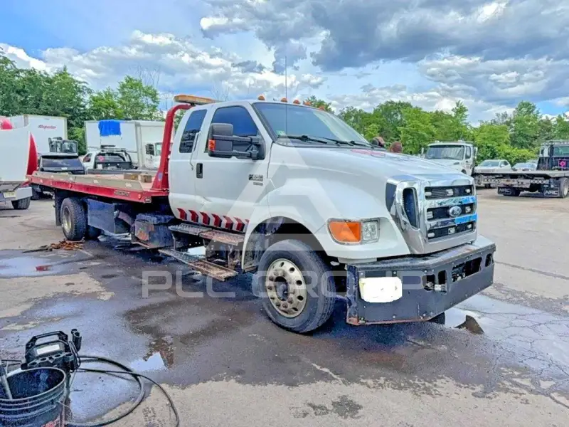 2011 Ford F-650 photo